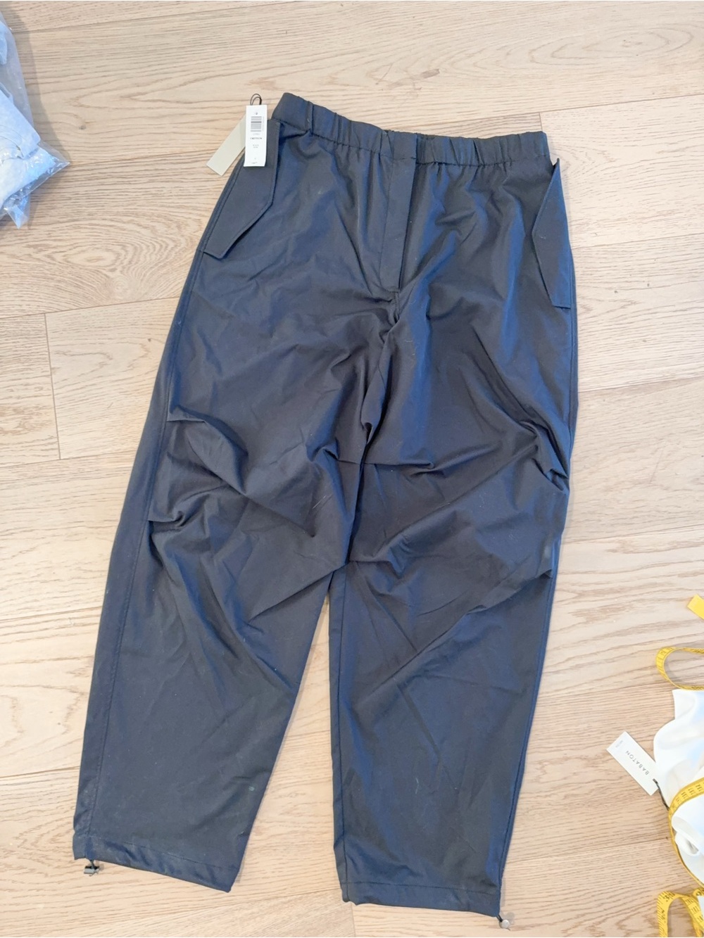 NWT 107651 Aritzia emerson black 4